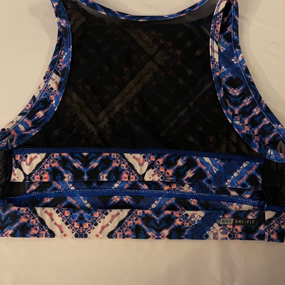 Nike dri fit sports bra - Picture 6 of 6